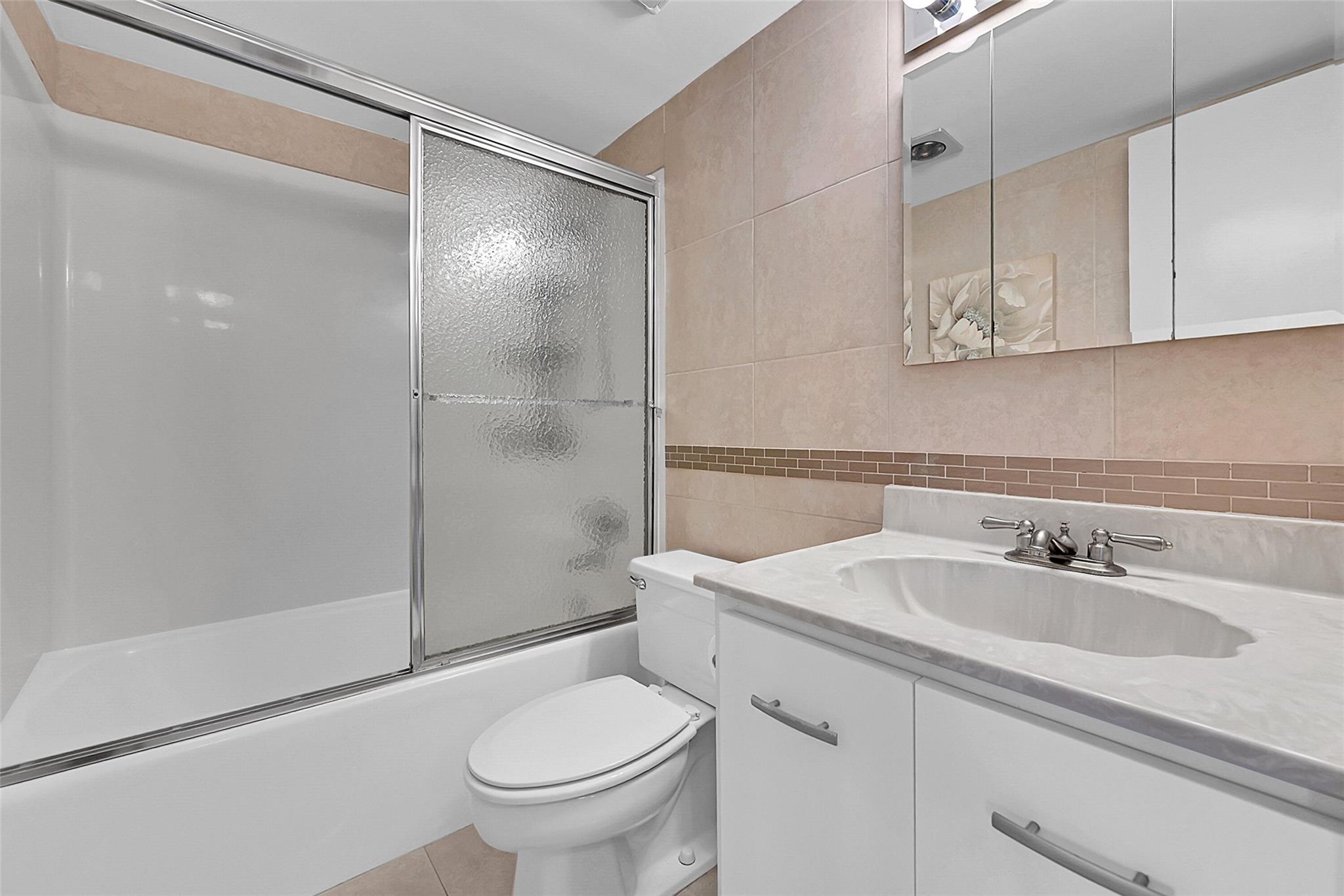 SILVER THATCH - Residential