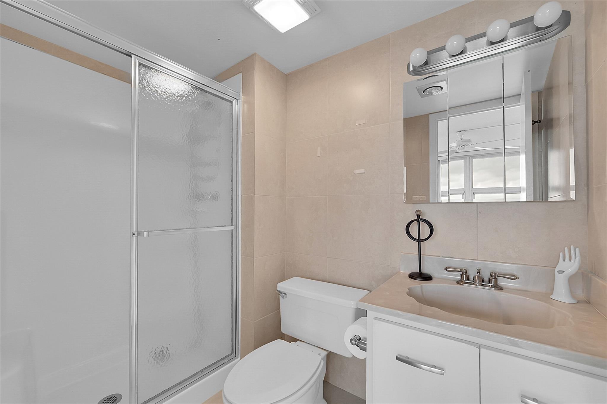 SILVER THATCH - Residential