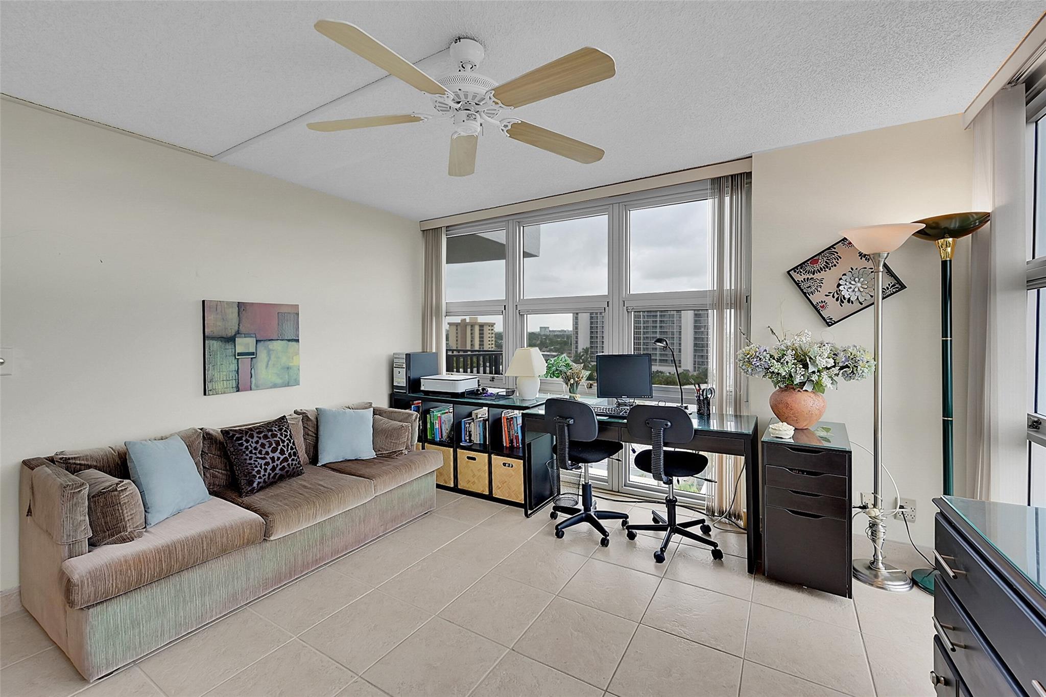 SILVER THATCH - Residential