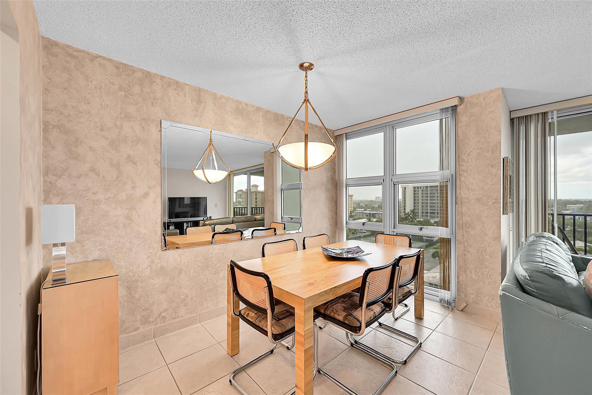 SILVER THATCH - Residential