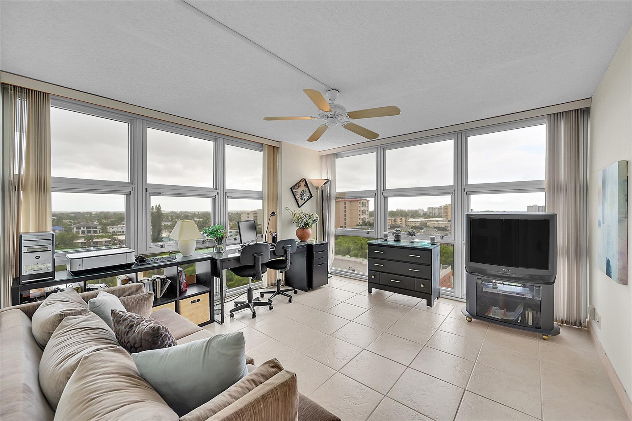 SILVER THATCH - Residential