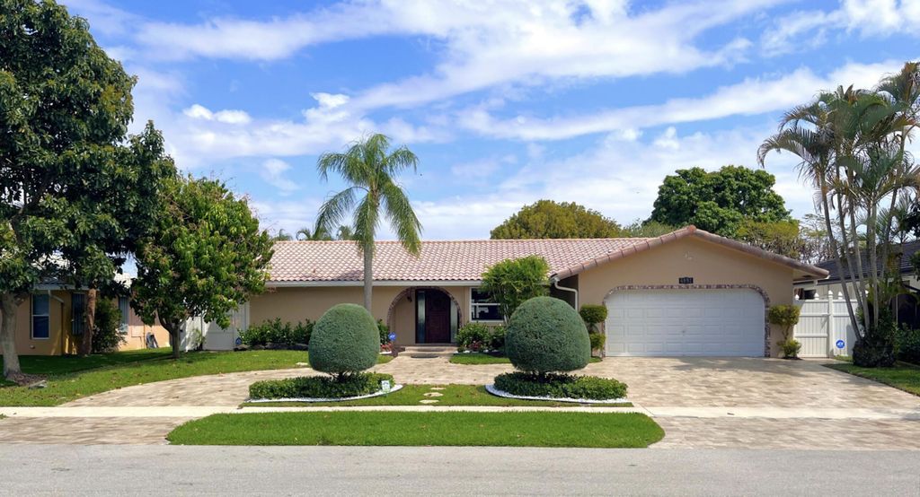 Photo of 6992 W Calle Del Paz W, Boca Raton, FL 33433 (MLS # B26000408)