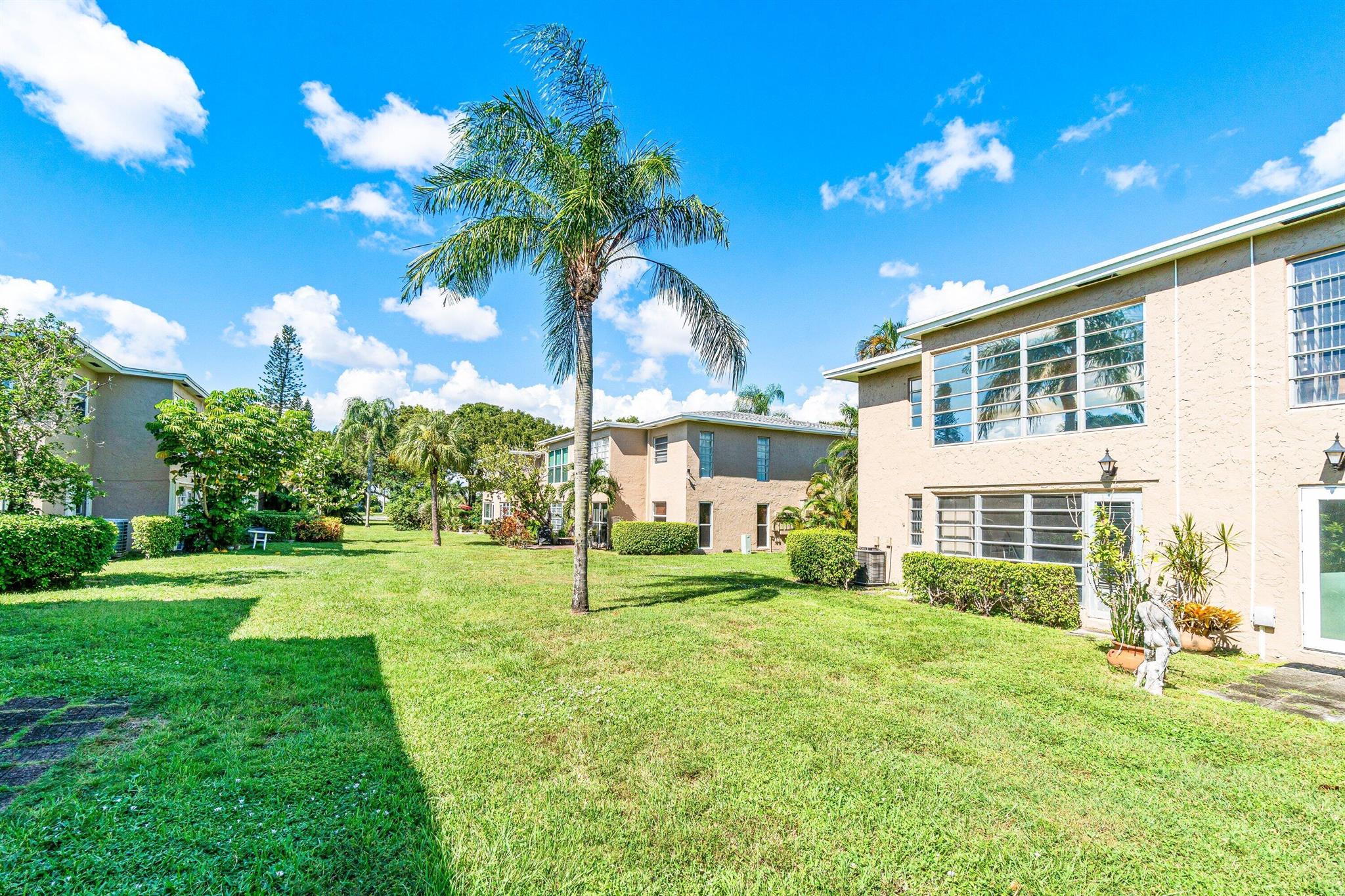 PALM GREENS AT VILLA DEL - Residential