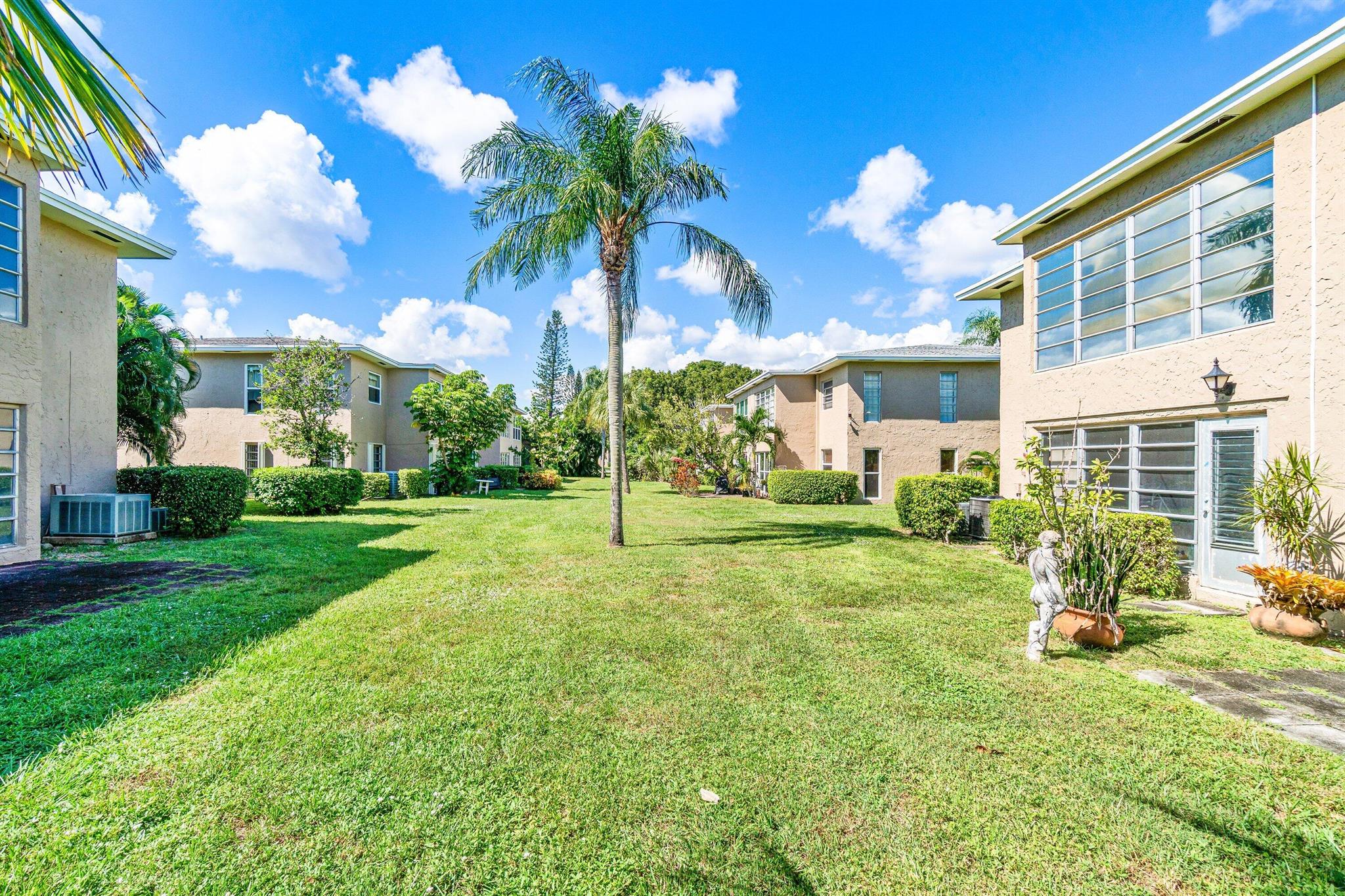 PALM GREENS AT VILLA DEL - Residential