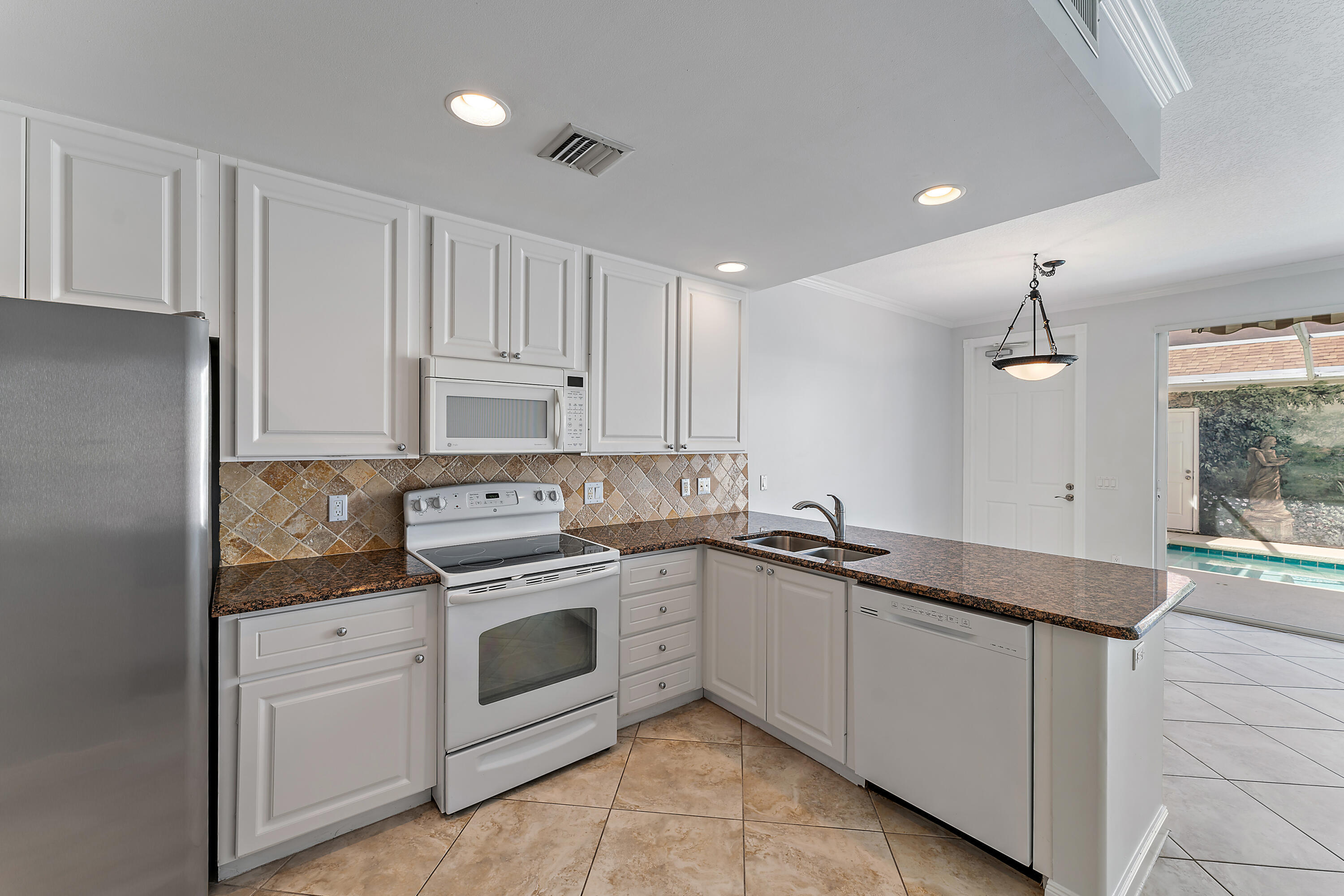 CAMBRIDGE AT ABACOA - Residential Lease