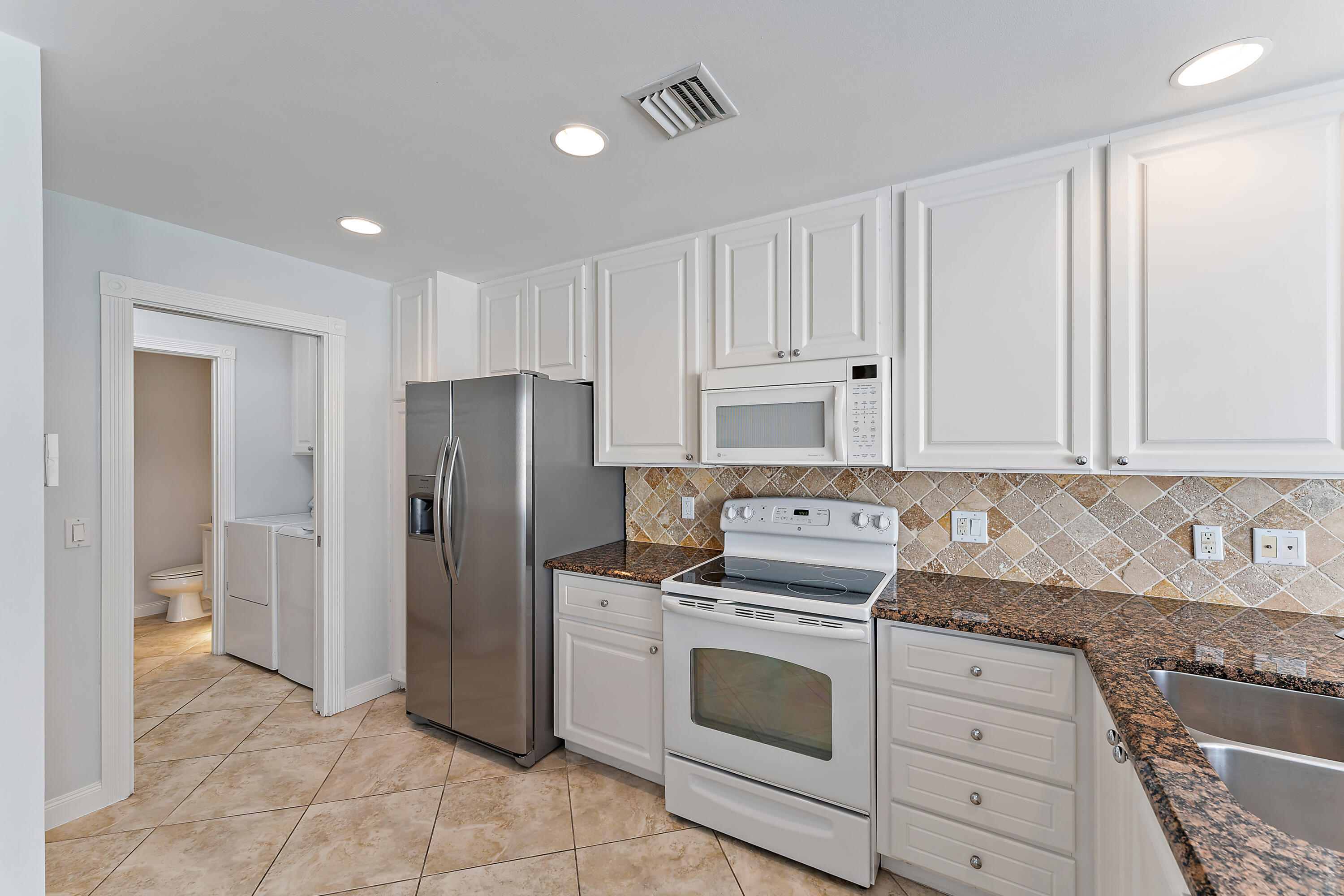 CAMBRIDGE AT ABACOA - Residential Lease