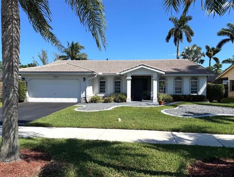 Photo of 7807 Sunflower Dr, Margate, FL 33063 (MLS # F10534425) Photo of 7807 Sunflower Dr, Margate, FL 33063 (MLS # F10534425)
