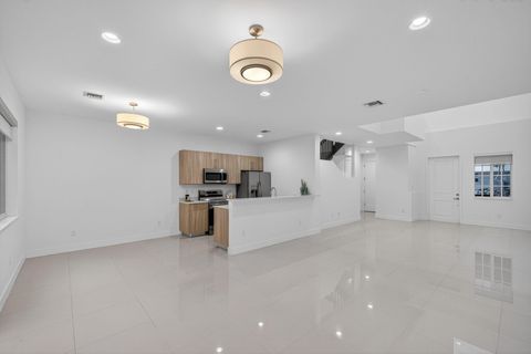 737 SE 1st Ct 737 Pompano Beach FL 33060