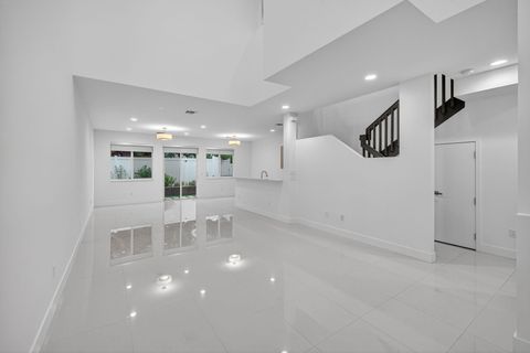 737 SE 1st Court 737 Pompano Beach FL 33060