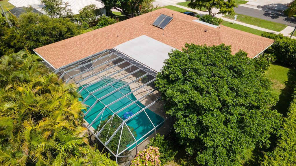 Photo of 100 Gulfstream Road, North Palm Beach, FL 33408 (MLS # R10982886)