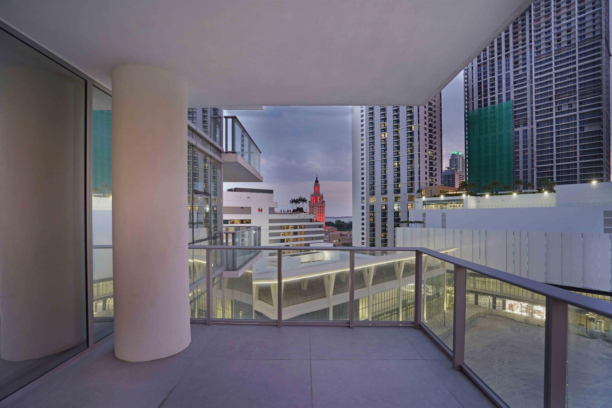 PARAMOUNT MIAMI WORLDCENT - Residential