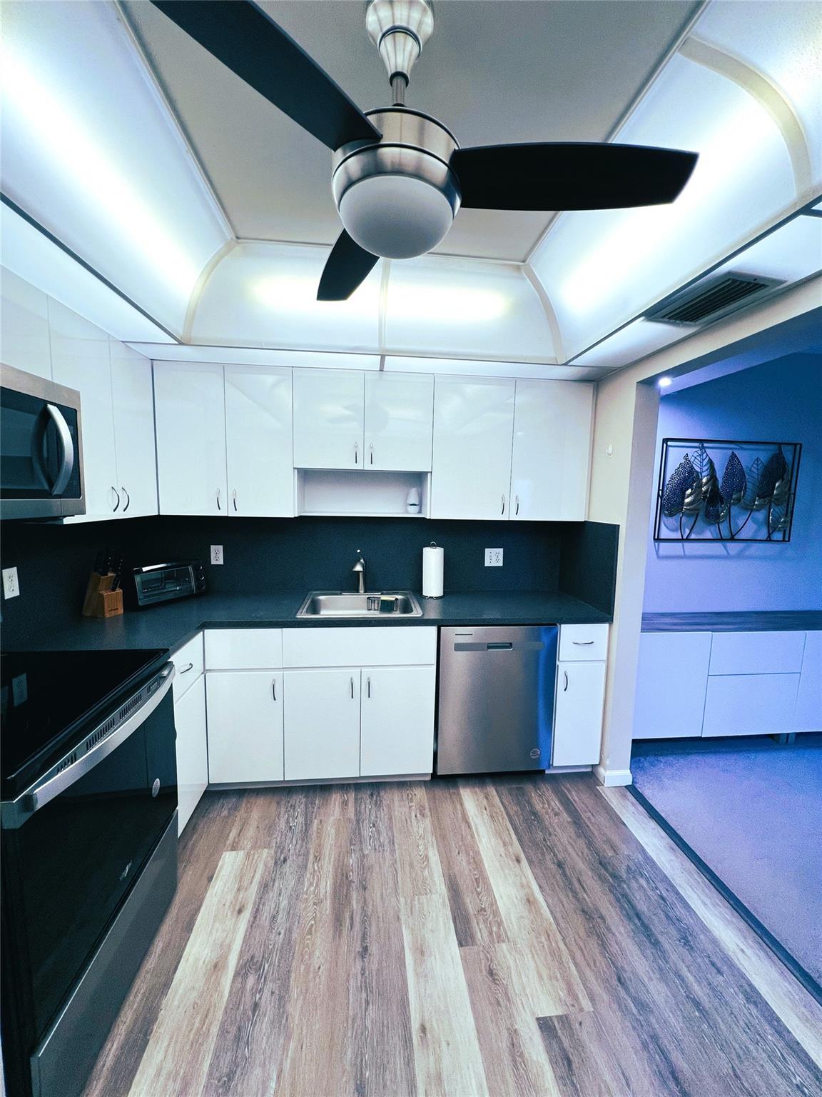 WYNMOOR VILLAGE - Residential