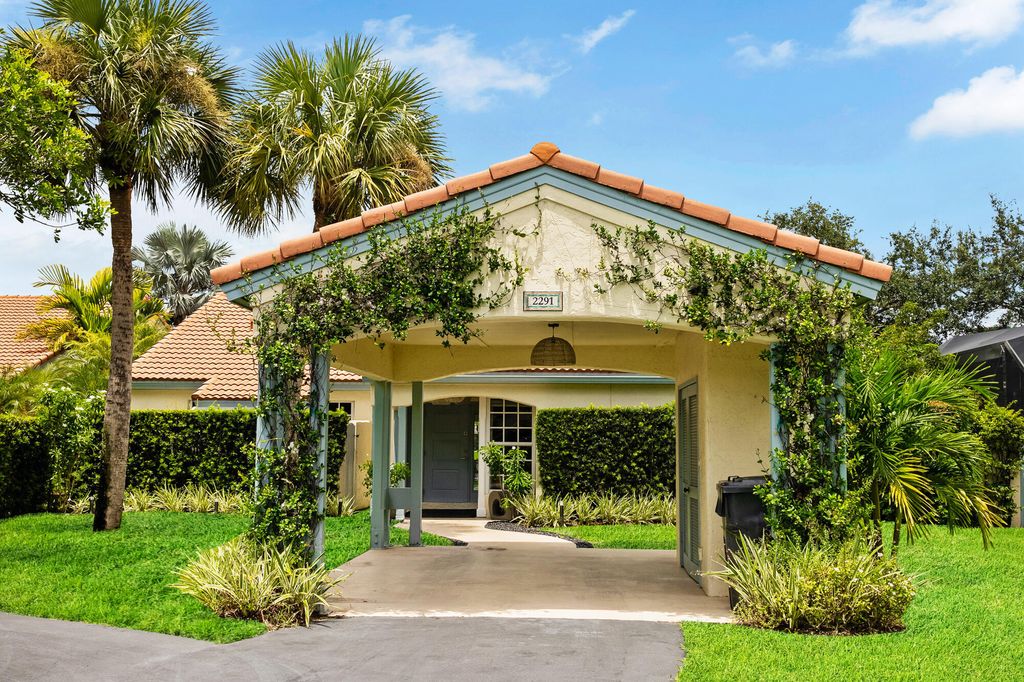 Photo of 2291 Las Casitas Drive, Wellington, FL 33414 (MLS # B26017790)