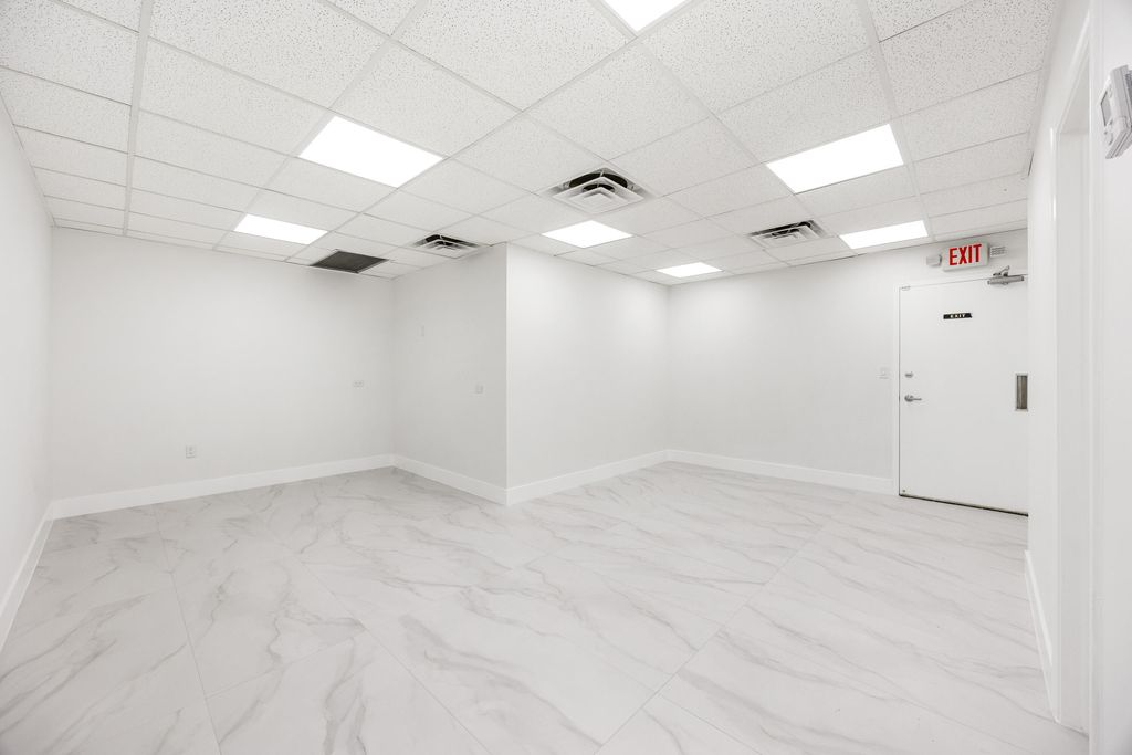 Photo of 150 NW 70th Avenue #09, Plantation, FL 33317 (MLS # B26003878)