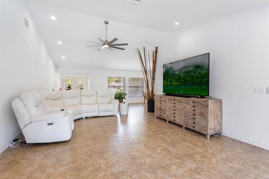 BOCA GREENS 6 - Residential