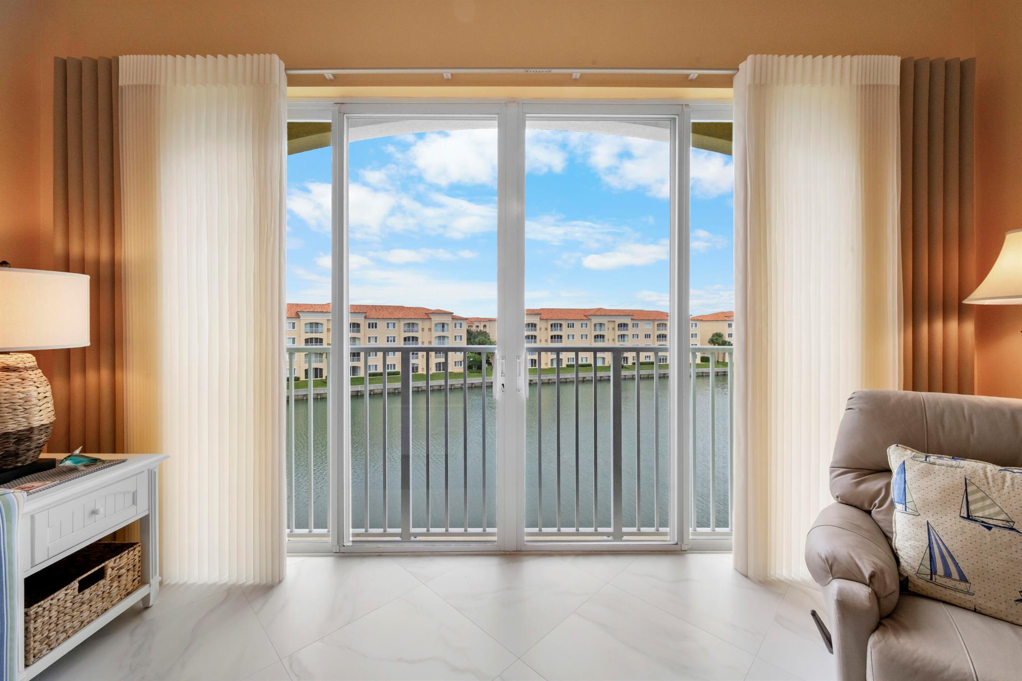 HARBOUR ISLE AT HUTCHINSO - Residential