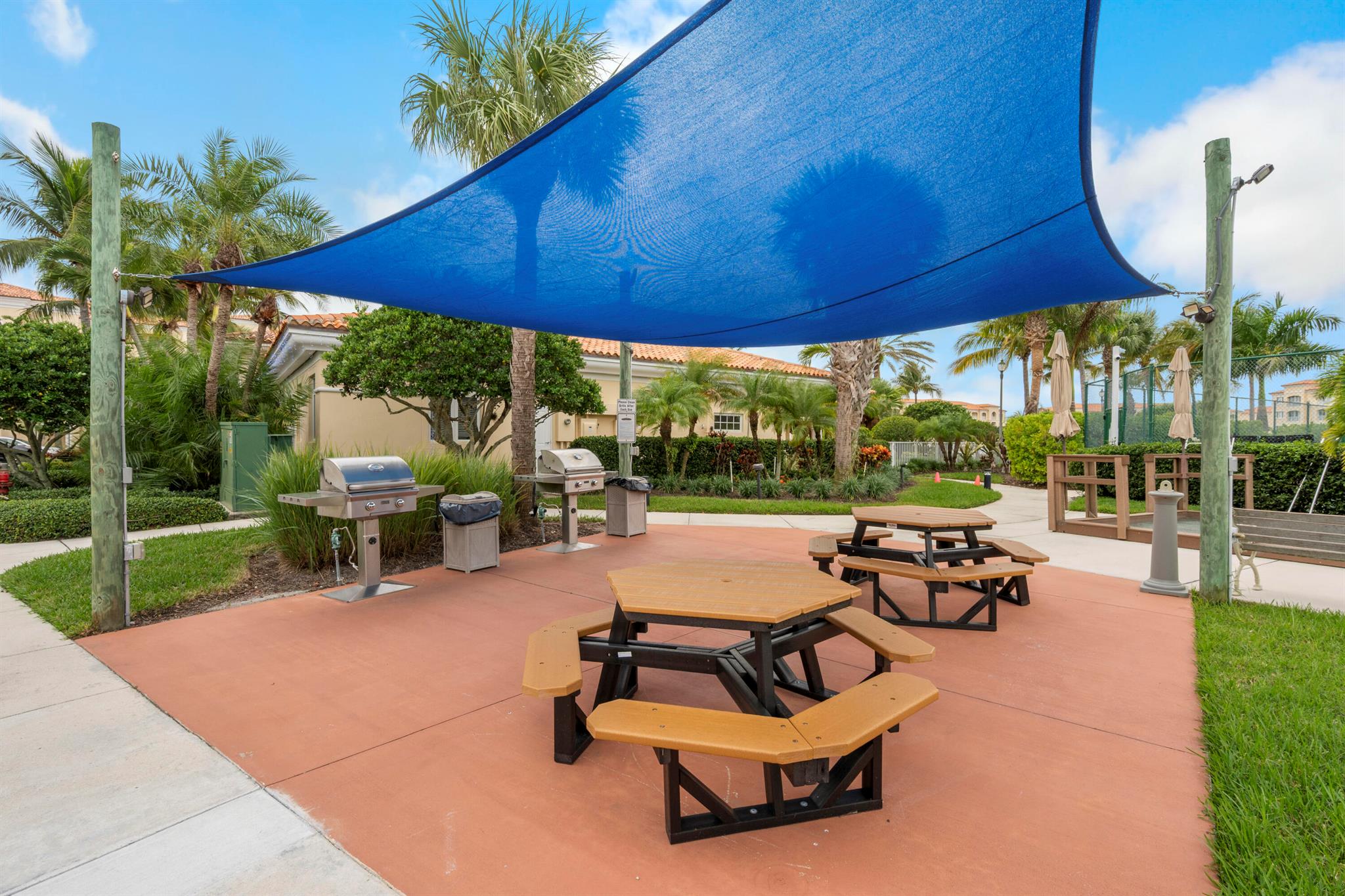 HARBOUR ISLE AT HUTCHINSO - Residential