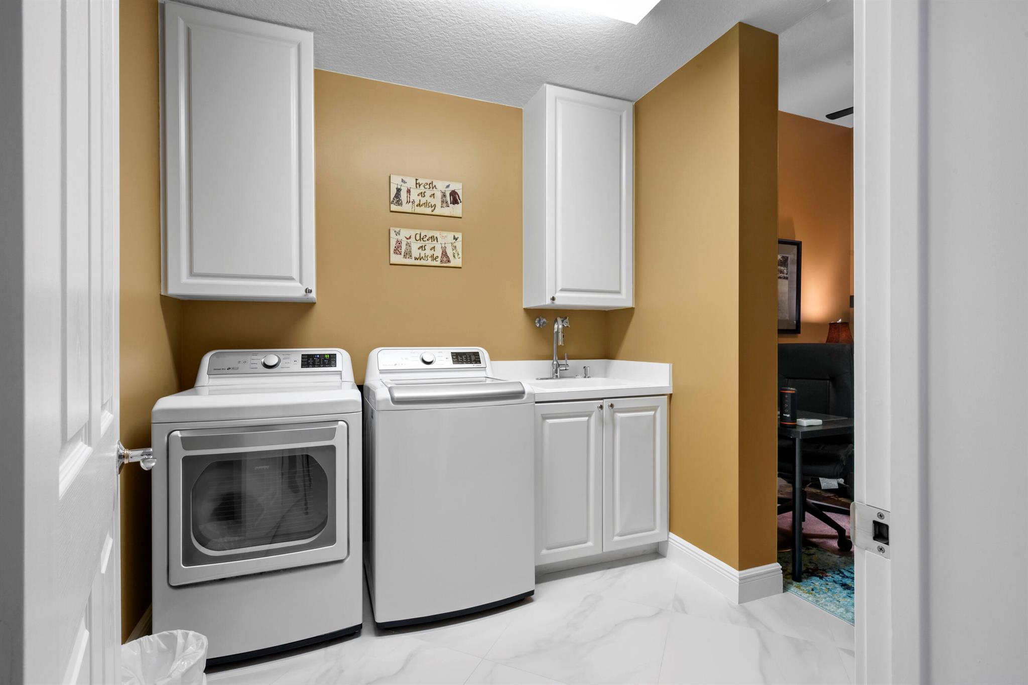 HARBOUR ISLE AT HUTCHINSO - Residential