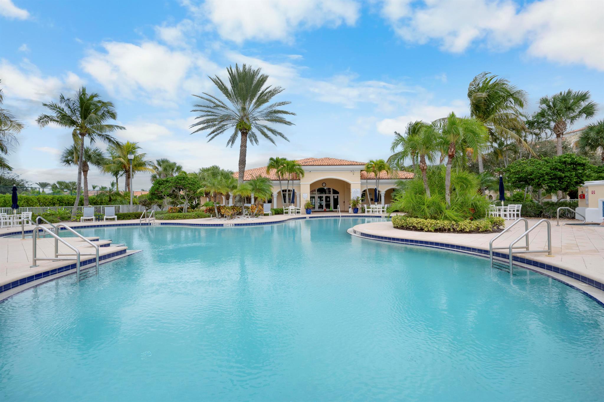 HARBOUR ISLE AT HUTCHINSO - Residential