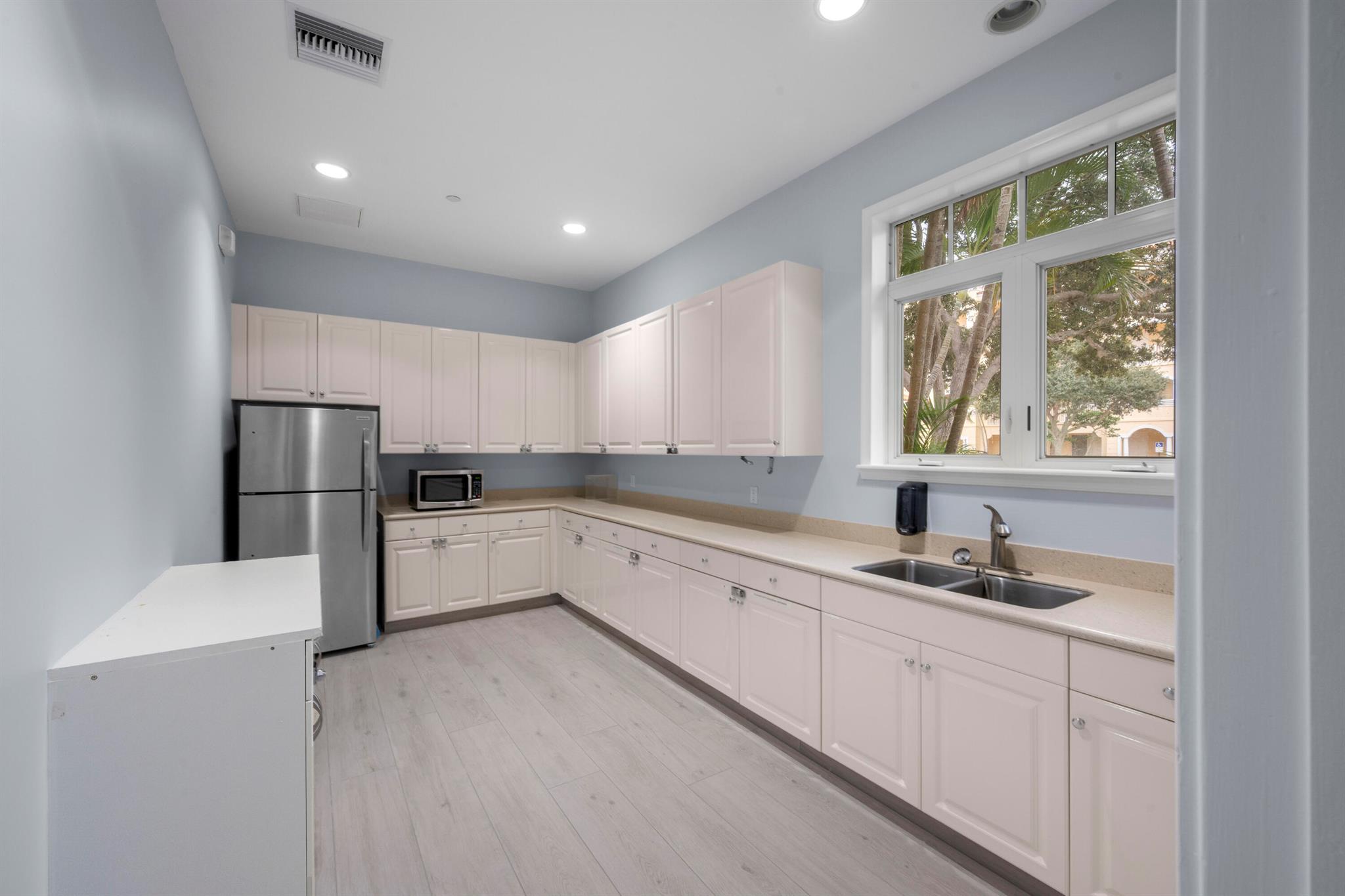 HARBOUR ISLE AT HUTCHINSO - Residential