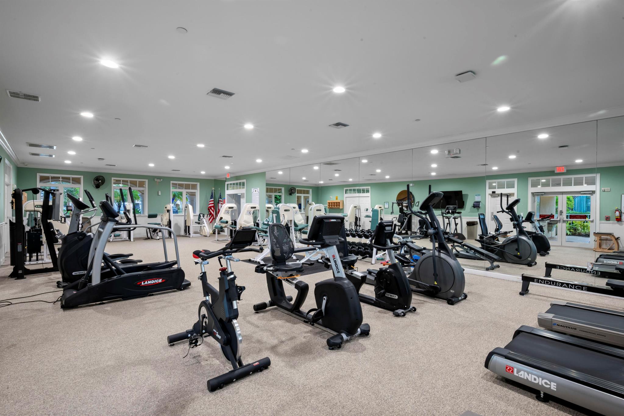 HARBOUR ISLE AT HUTCHINSO - Residential