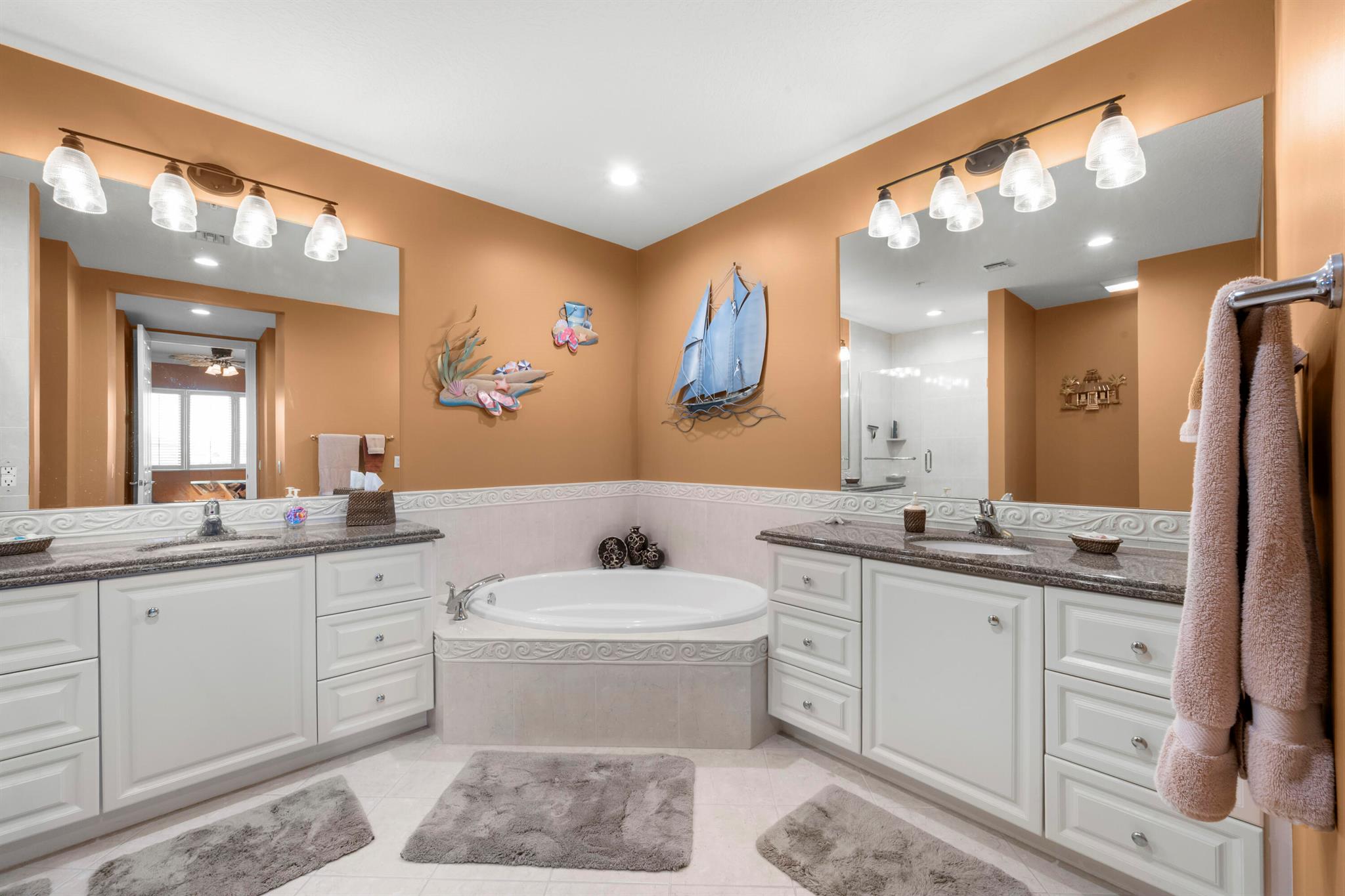 HARBOUR ISLE AT HUTCHINSO - Residential