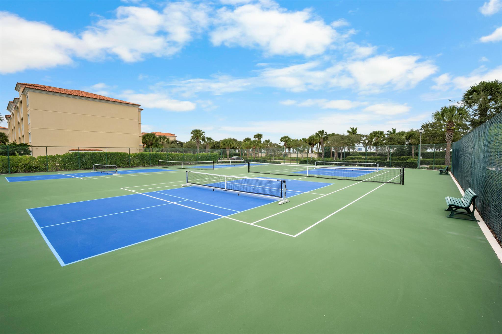 HARBOUR ISLE AT HUTCHINSO - Residential