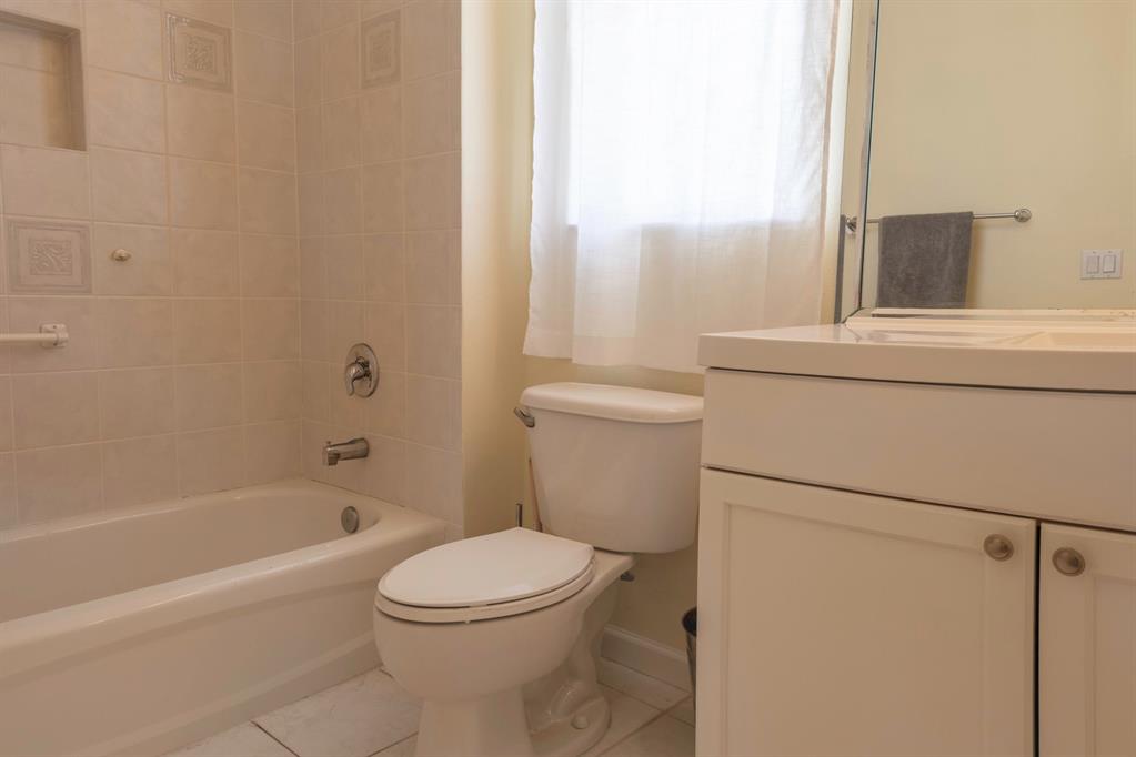 JENSEN BEACH COUNTRY CLUB PLAT NO. 8 - Residential