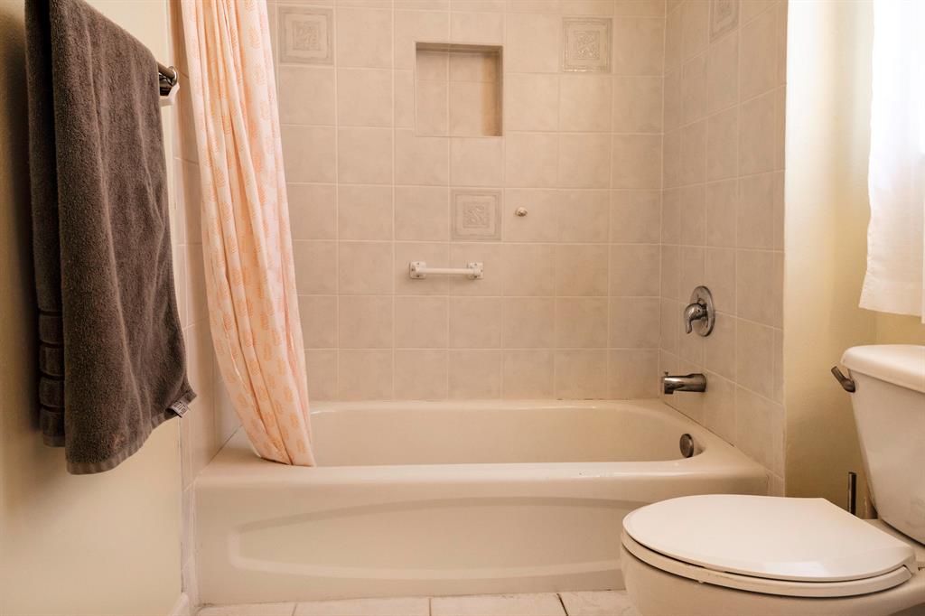 JENSEN BEACH COUNTRY CLUB PLAT NO. 8 - Residential