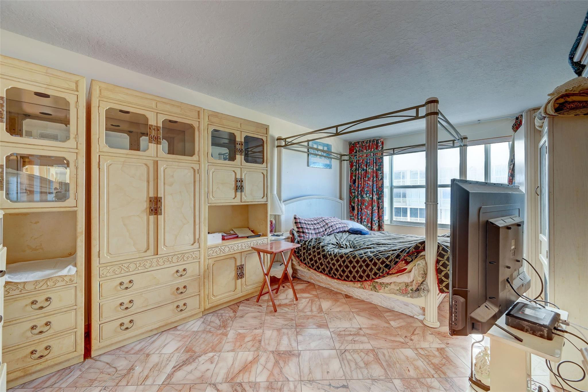 OCEAN SUMMIT - Residential