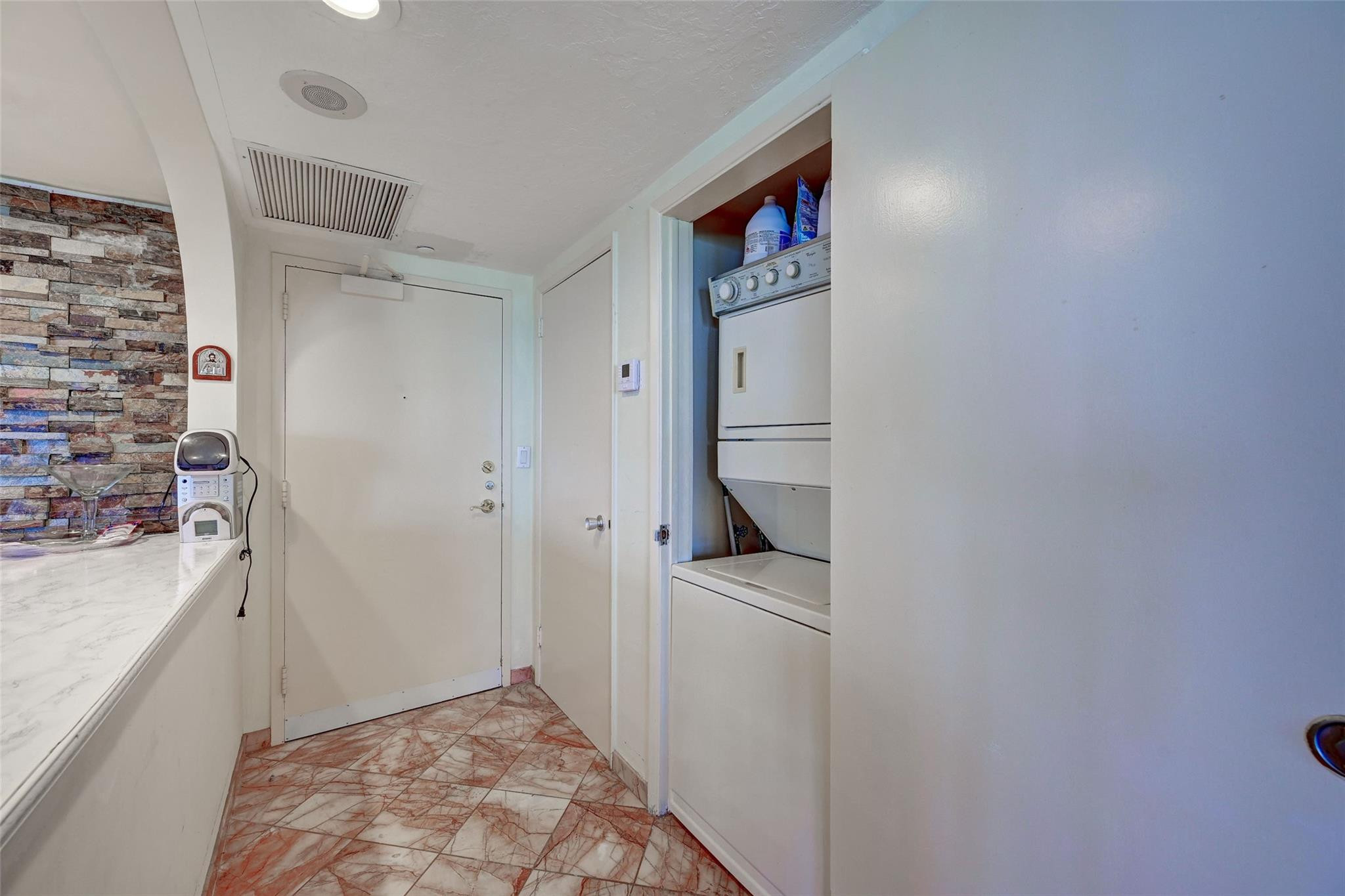 OCEAN SUMMIT - Residential