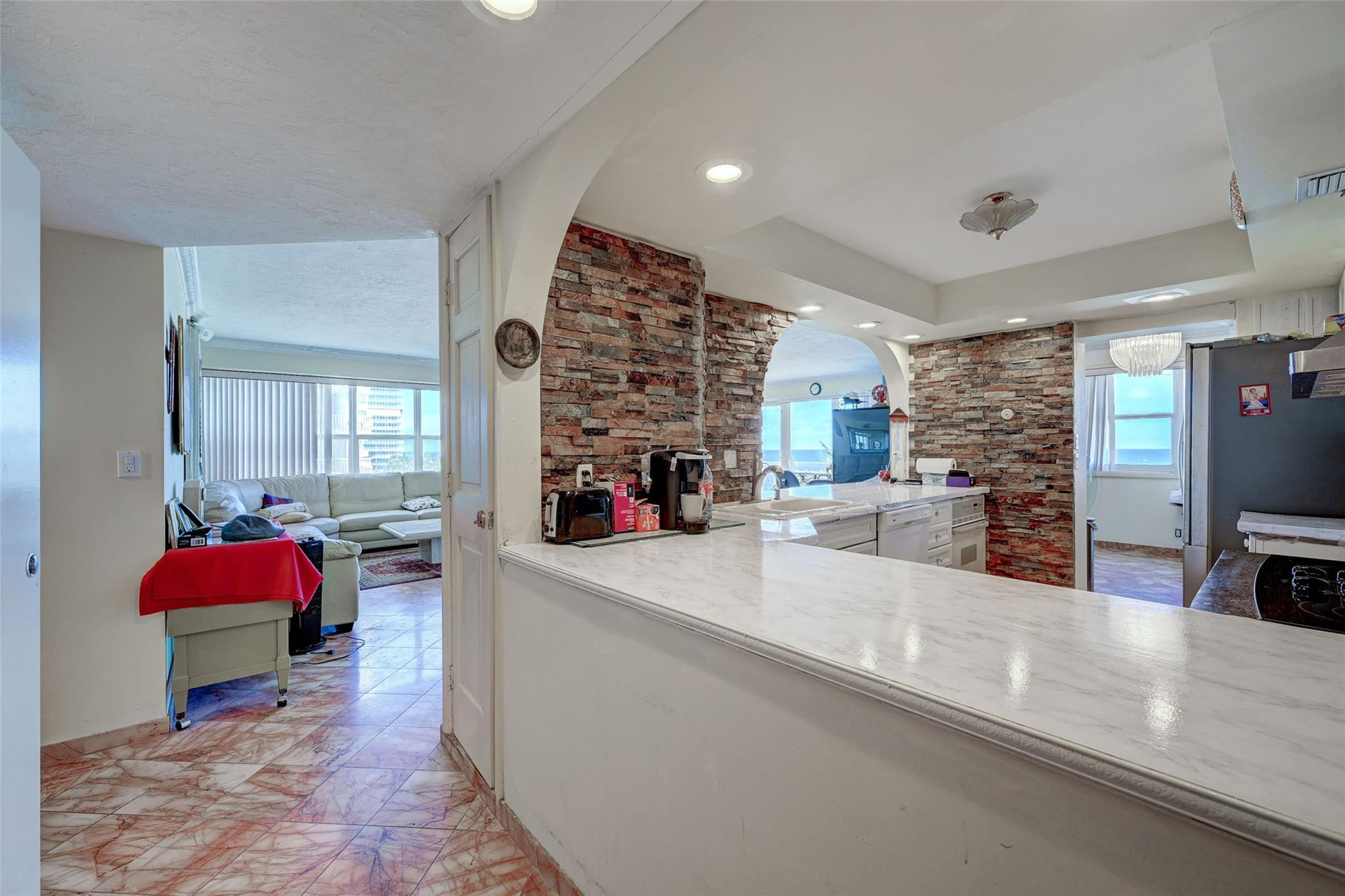 OCEAN SUMMIT - Residential