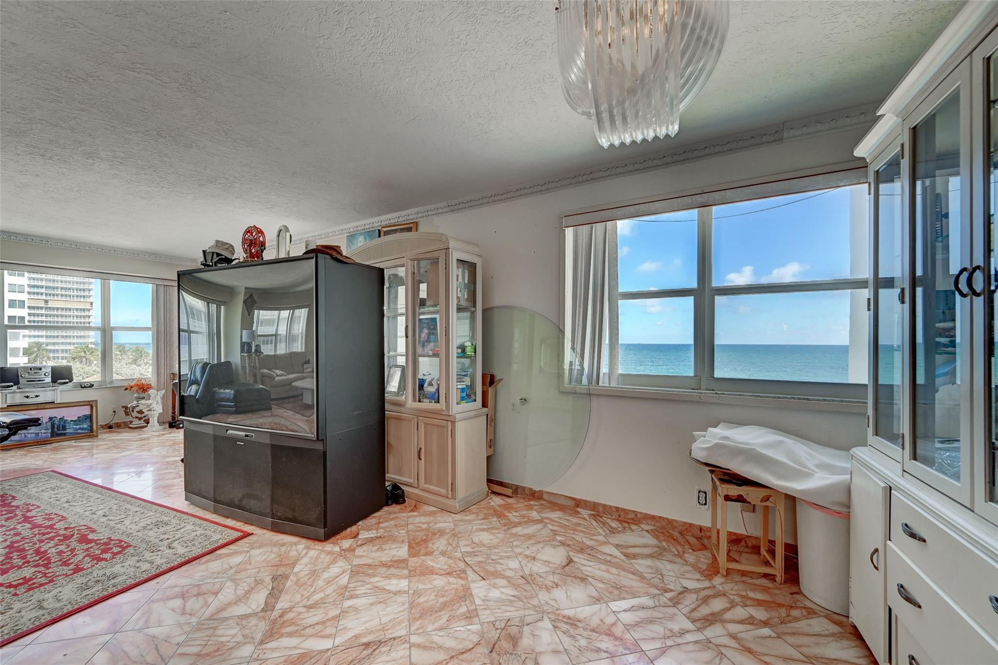 OCEAN SUMMIT - Residential