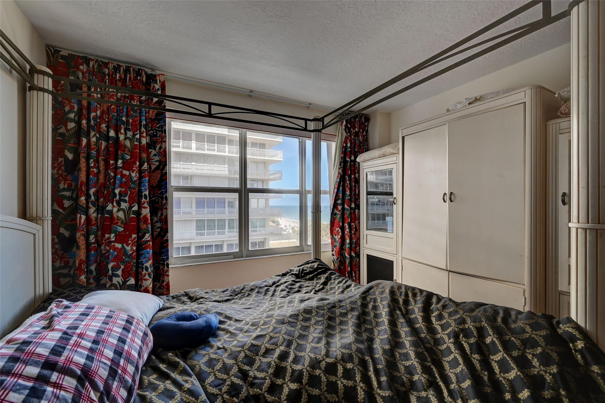 OCEAN SUMMIT - Residential