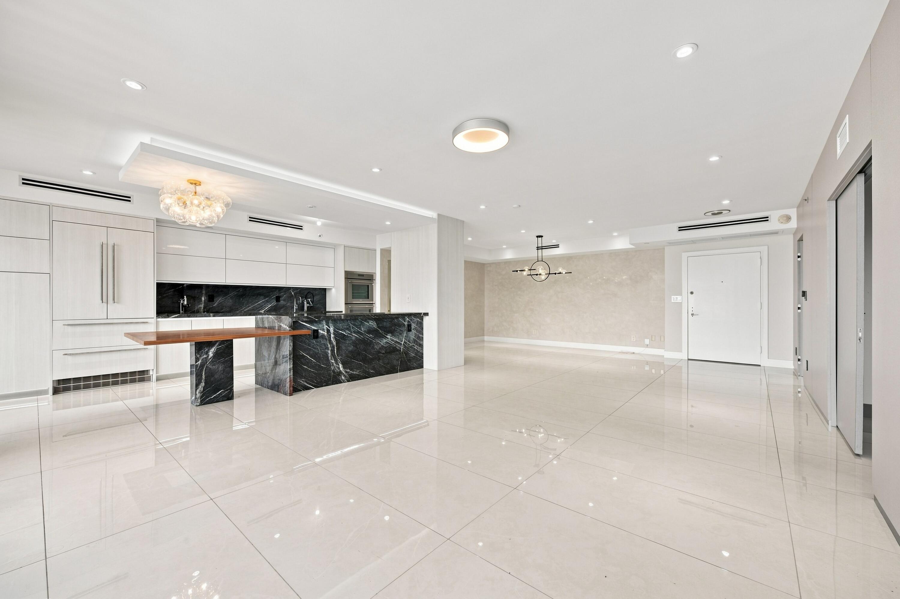 2000 Island Boulevard 2905