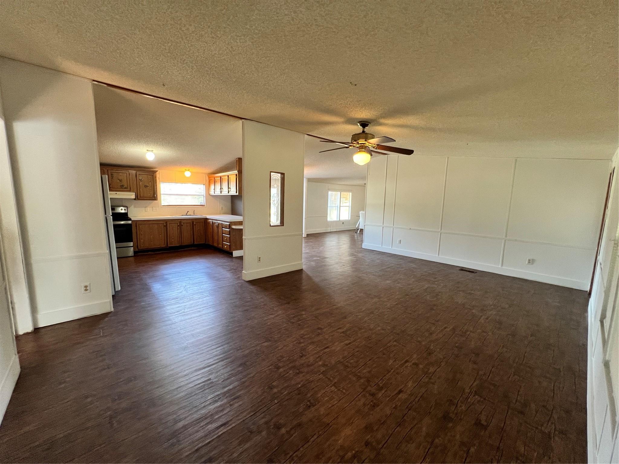 Photo 6 of 29 of 550 N Hacienda St mobile home