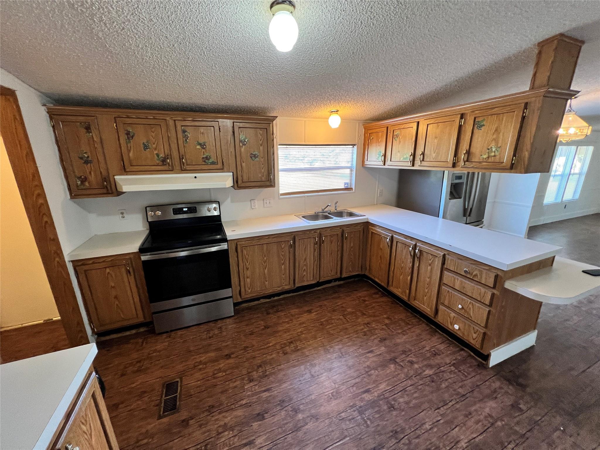 Photo 8 of 29 of 550 N Hacienda St mobile home