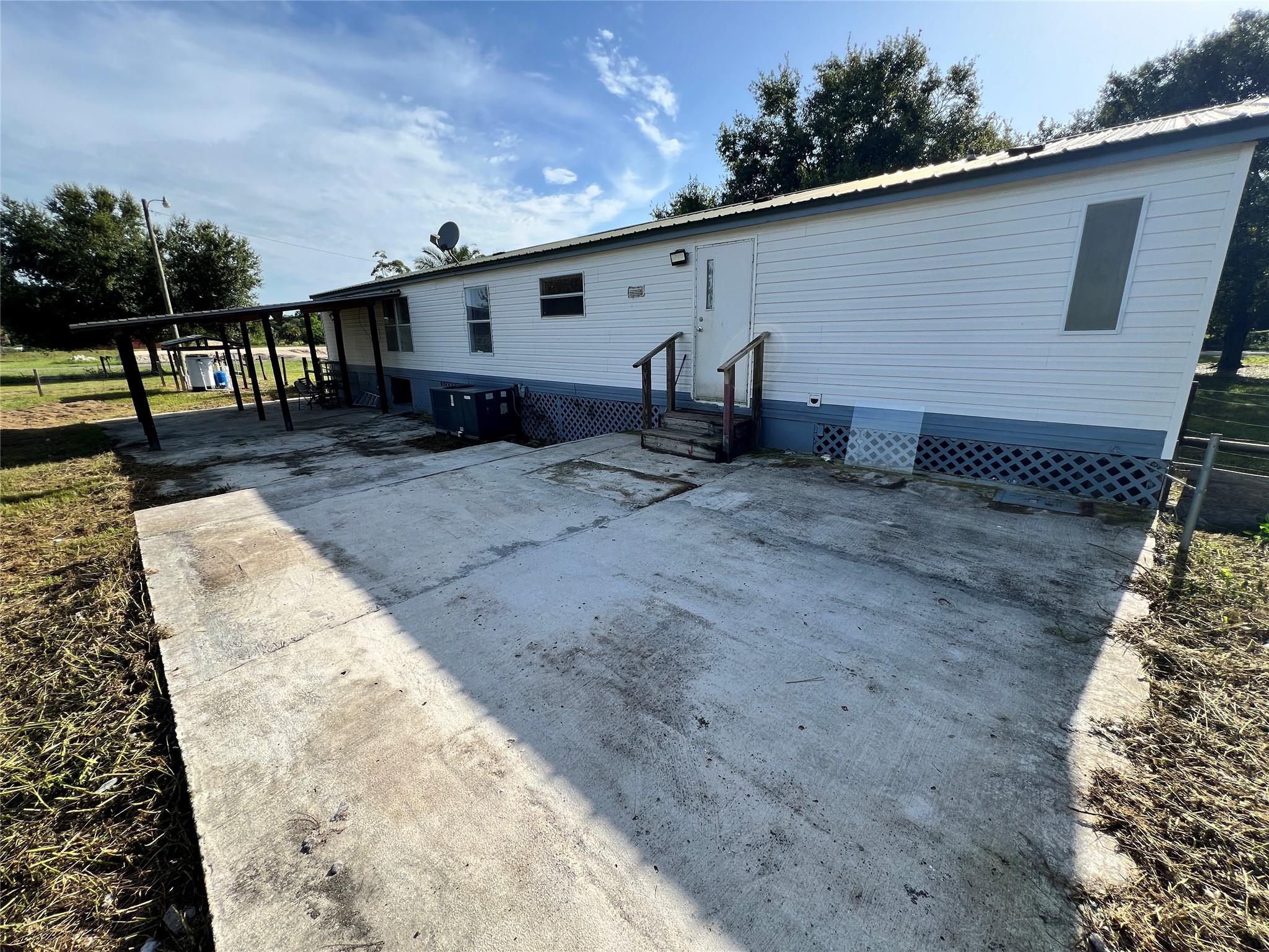 Photo 27 of 29 of 550 N Hacienda St mobile home