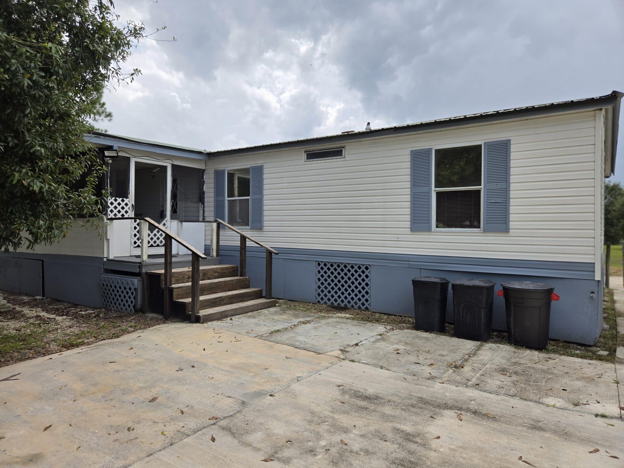 Photo 5 of 29 of 550 N Hacienda St mobile home