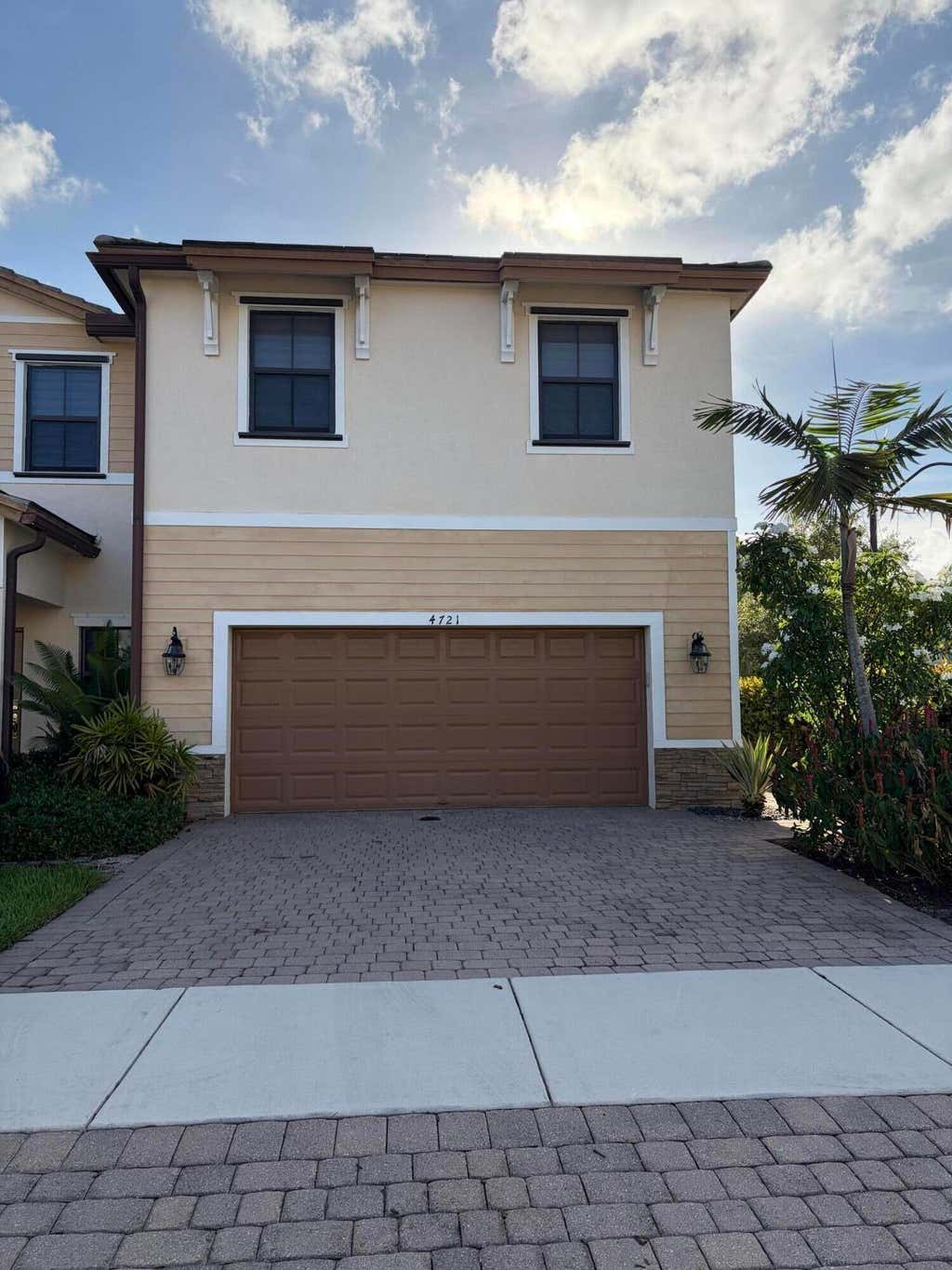 Photo of 4721 Santa Cruz Way, Davie, FL 33314 (MLS # B26064905)