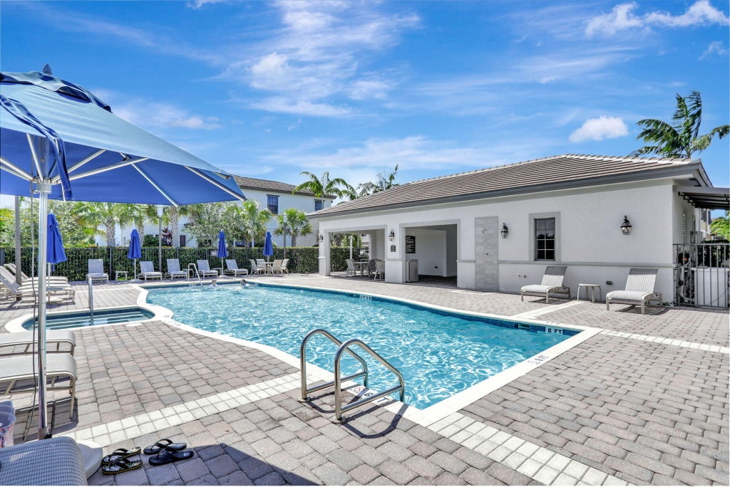 Photo of 4721 Santa Cruz Way, Davie, FL 33314 (MLS # B26064905)
