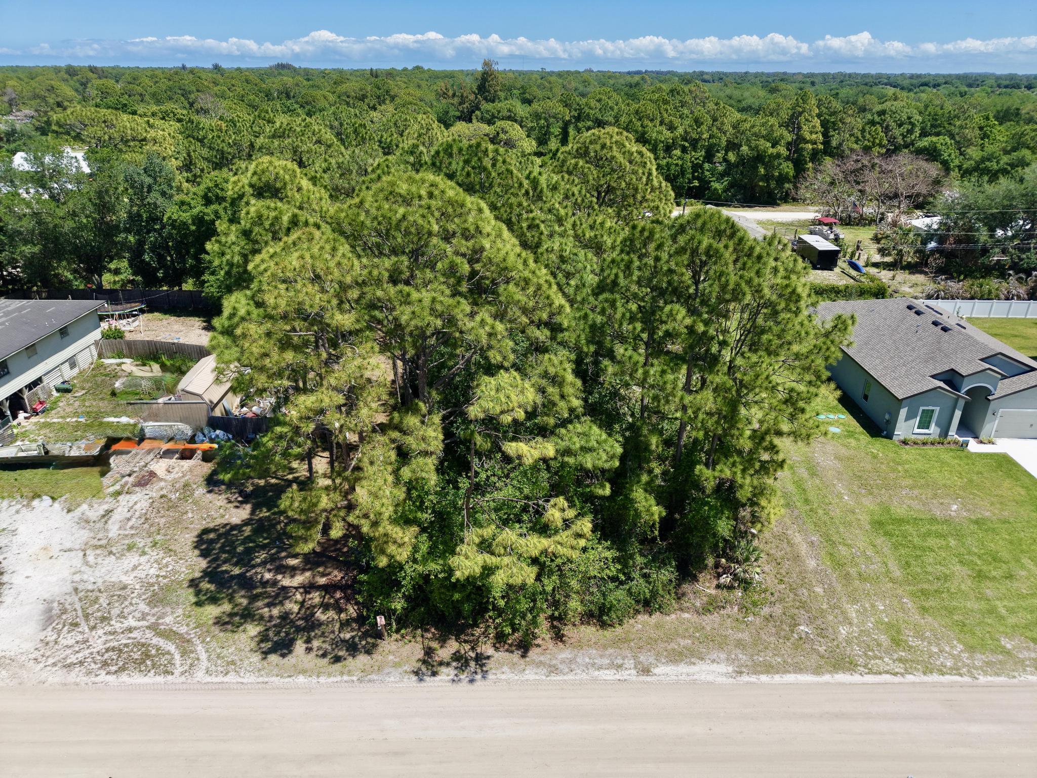 VERO LAKE ESTATES UNIT G - Land