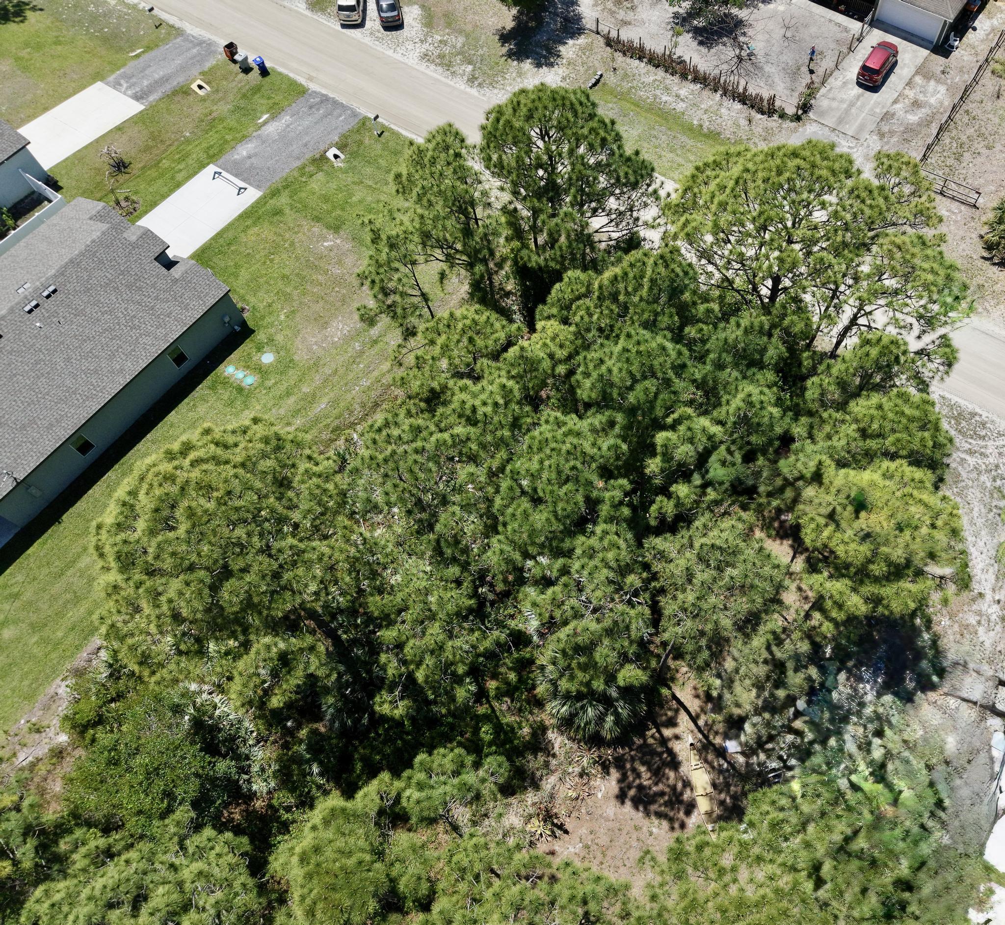VERO LAKE ESTATES UNIT G - Land