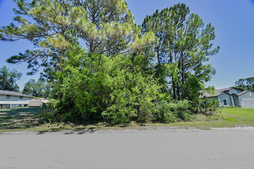 Photo of 7756 98th Avenue, Vero Beach, FL 32967 (MLS # B26016969)