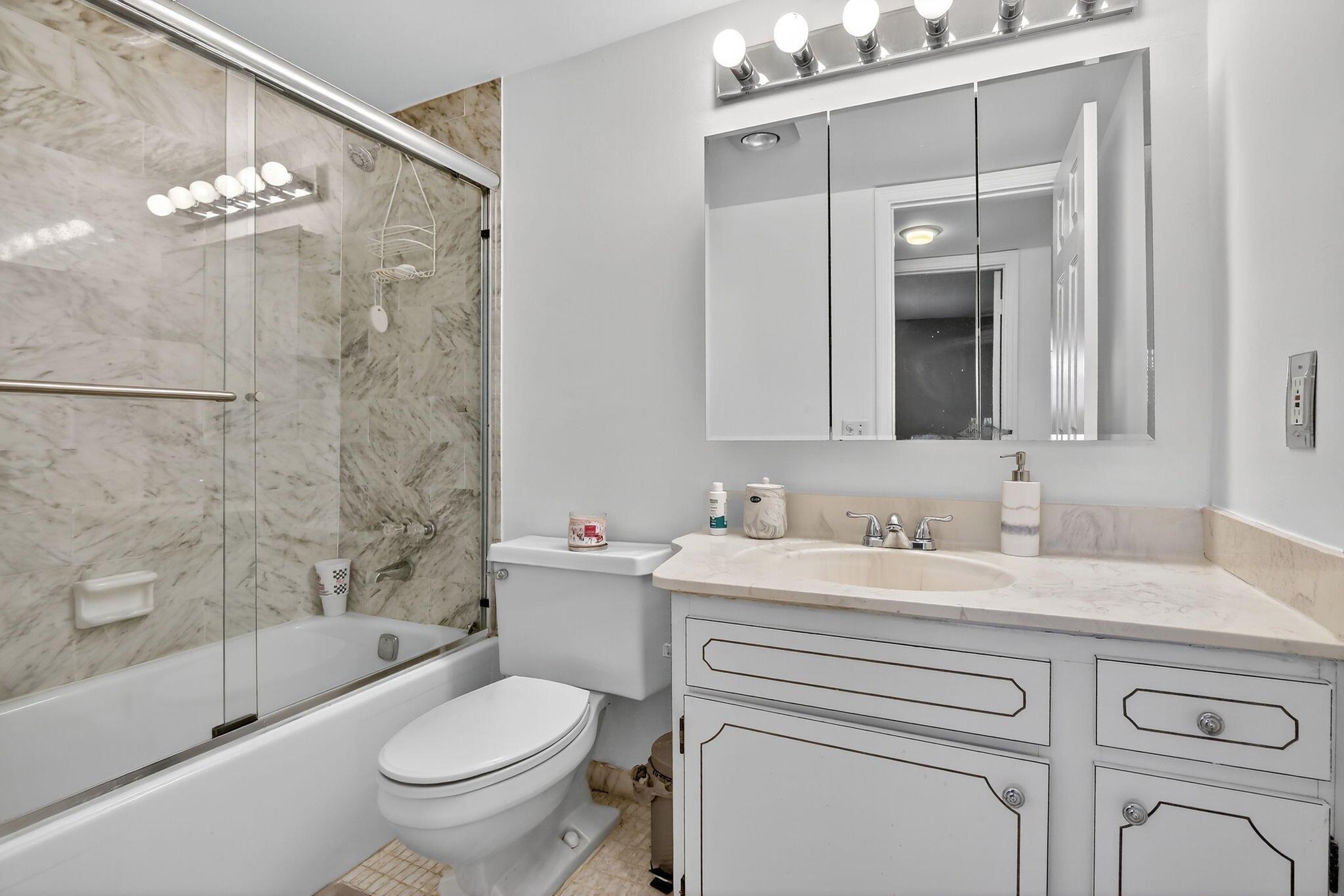 HOLLYBROOK GOLF AND Tenni - Residential