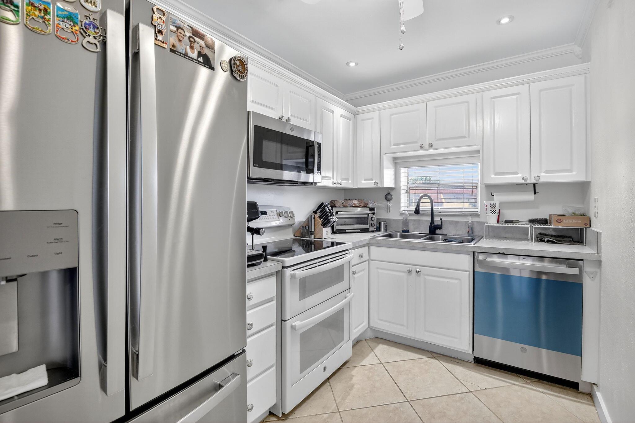 HOLLYBROOK GOLF AND Tenni - Residential