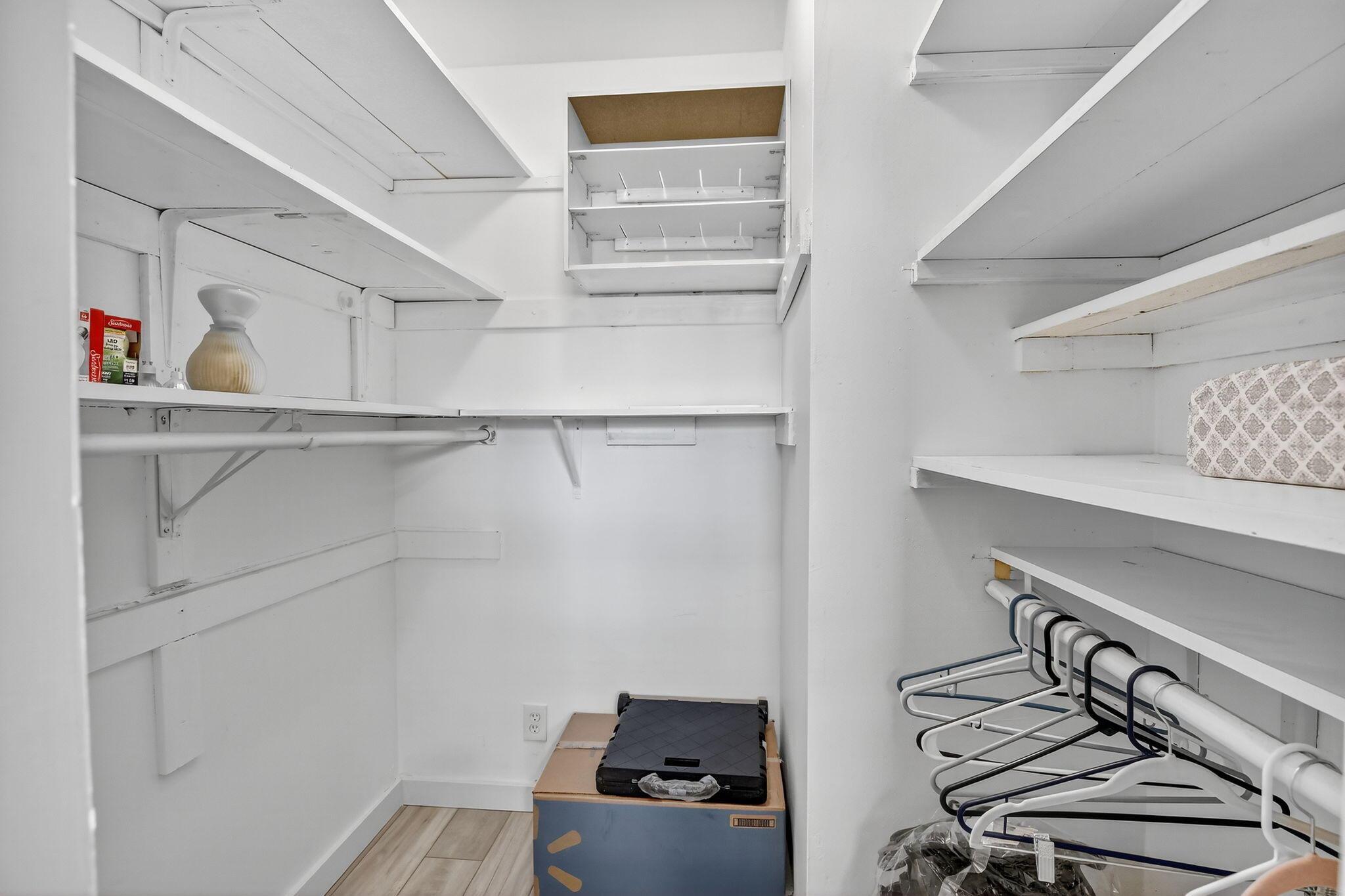 HOLLYBROOK GOLF AND Tenni - Residential