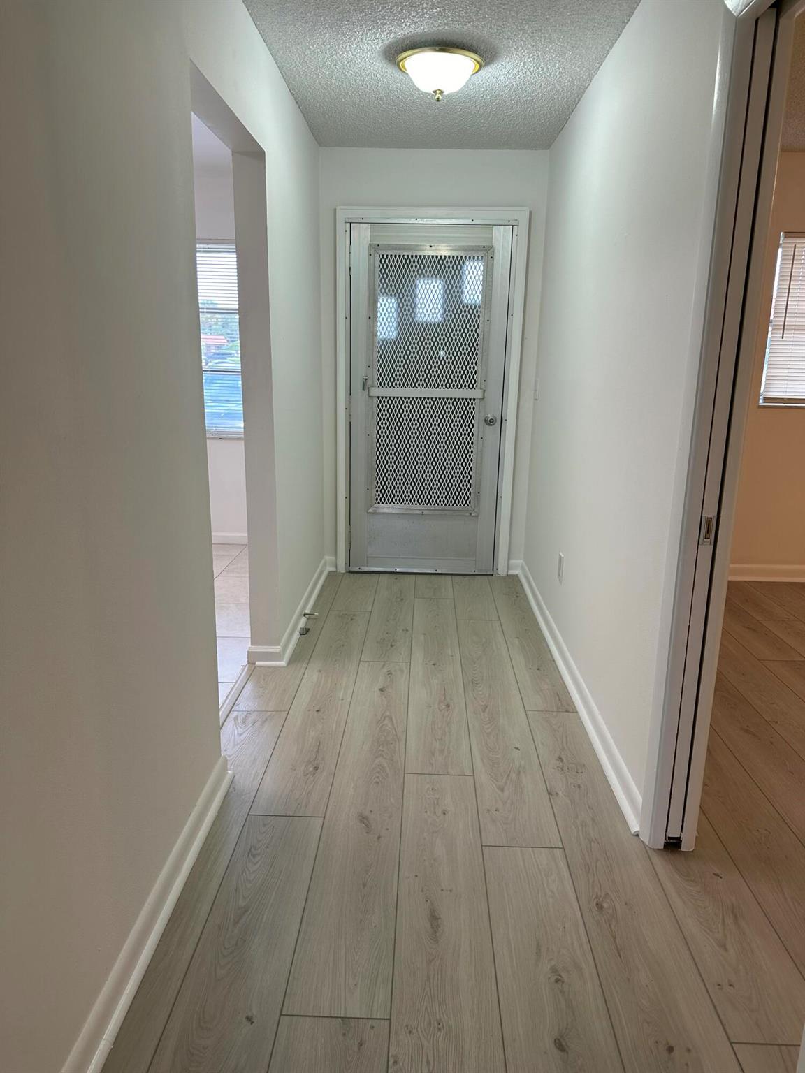 CRESTHAVEN CONDO TOWNHOME - Residential Lease