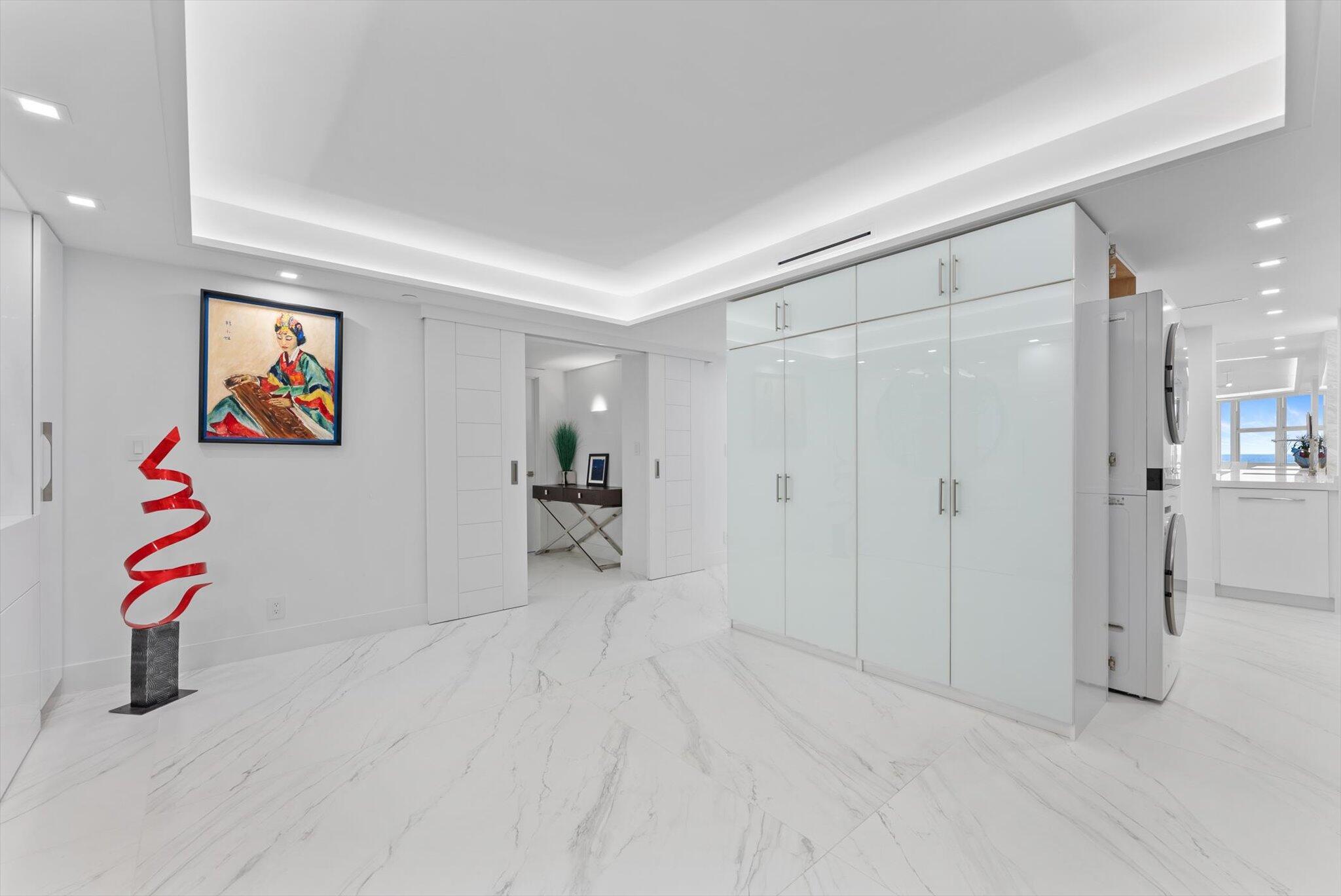 CLARENDON CONDO - Residential