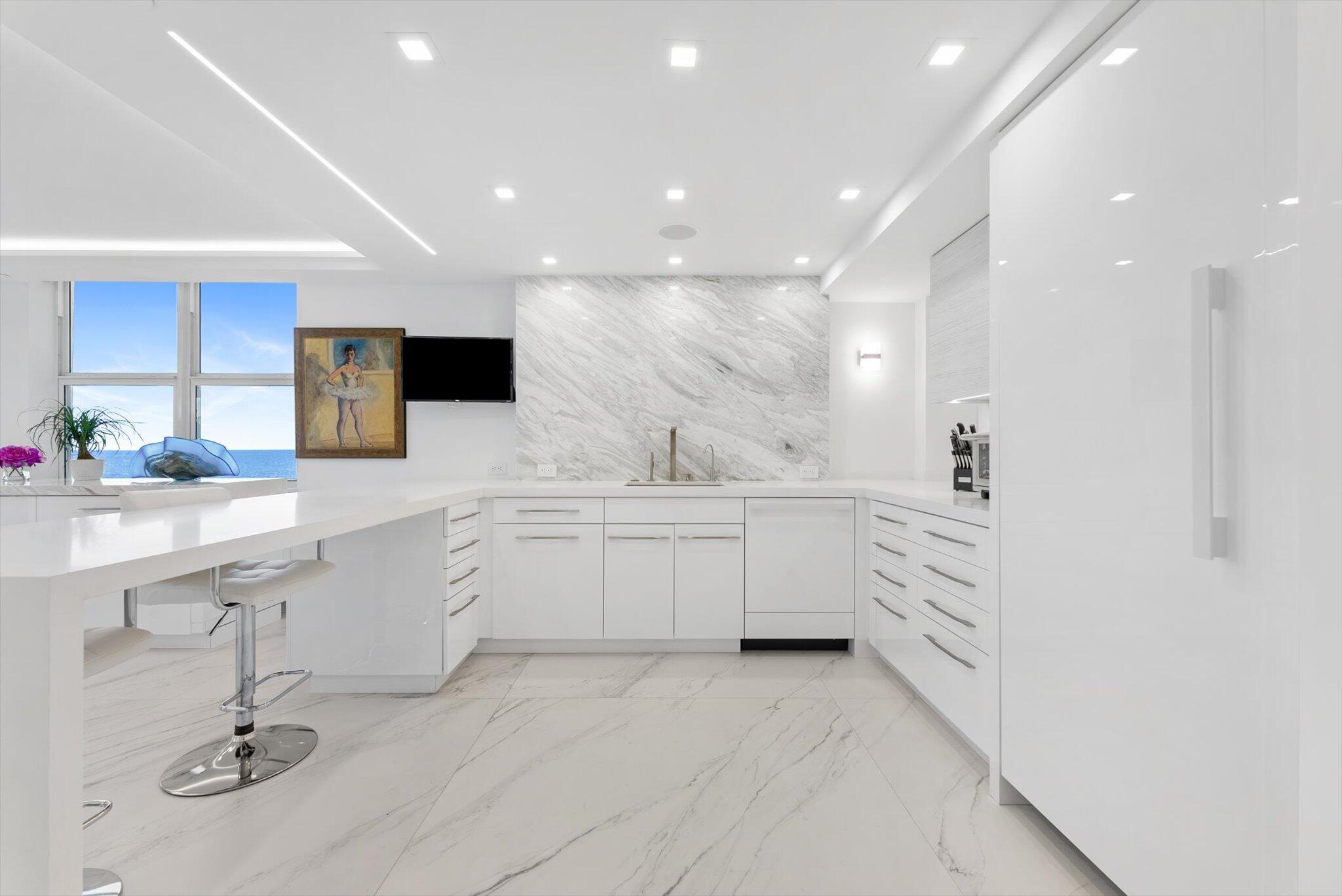 CLARENDON CONDO - Residential